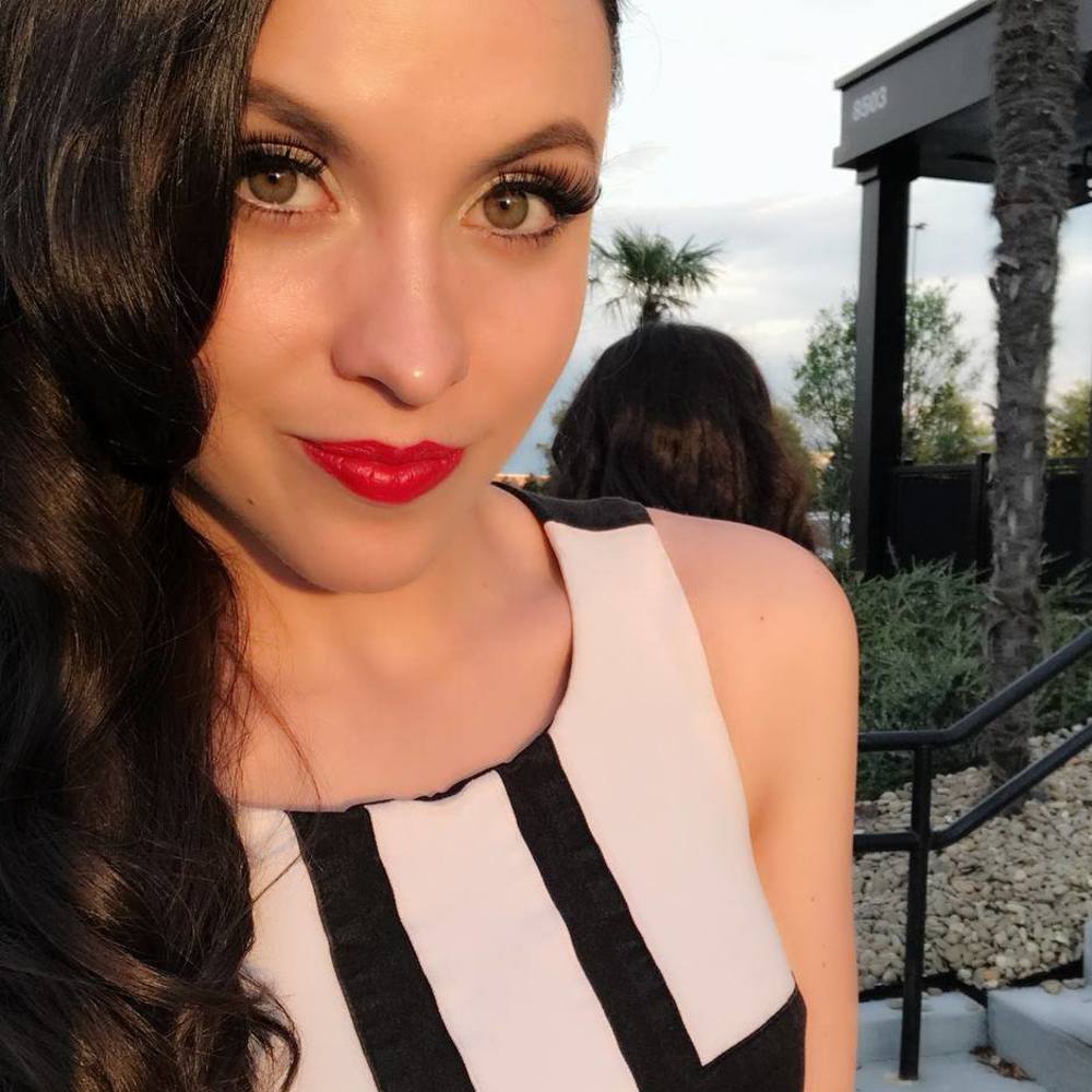 Meet your Posher, Elise